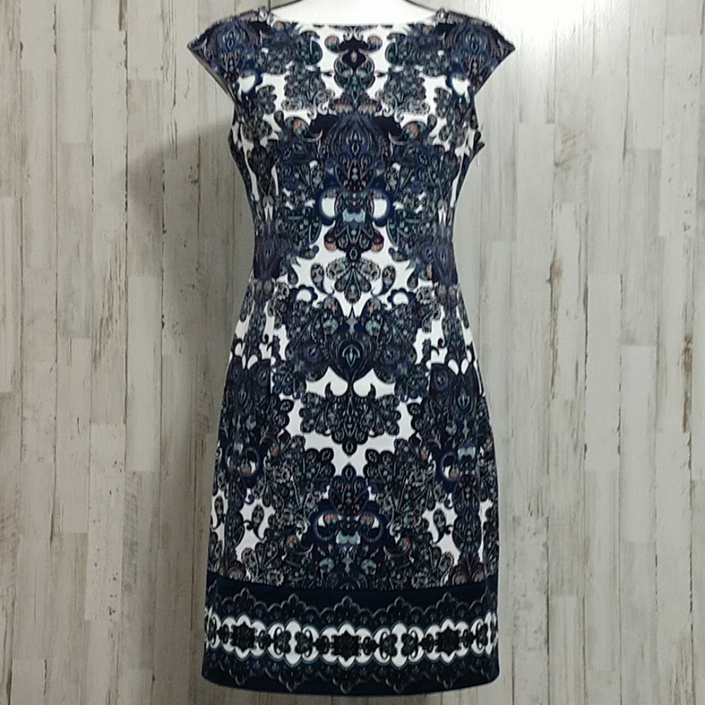 Maggy London Blue & White Paisley Sleeveles
